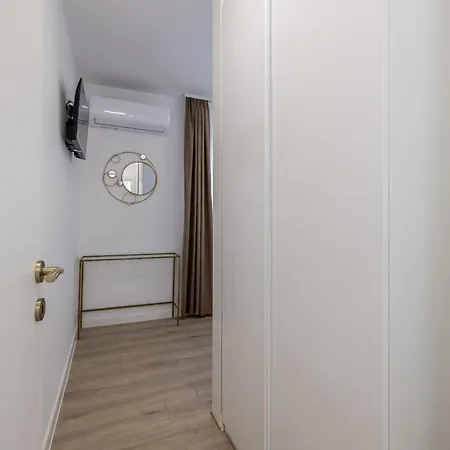 Villa Sea View - Heated Pool & 2 Mins To The Vinisce
