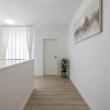 Villa Sea View - Heated Pool & 2 Mins To The *