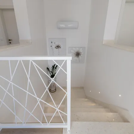 Villa Sea View - Heated Pool & 2 Mins To The