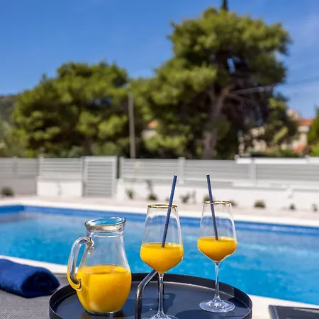 Villa Sea View - Heated Pool & 2 Mins To The *